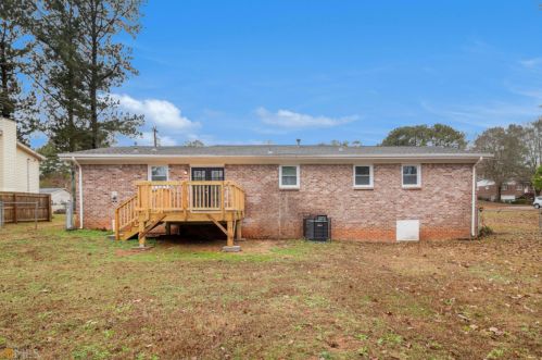 2950 Landmark Dr, Conyers GA  30094-2643 exterior