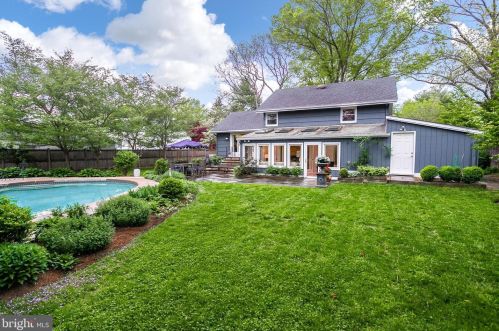 17 Leavitt Ln, Princeton NJ  08540-3921 exterior