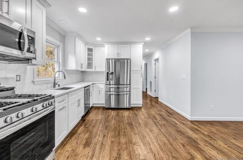 85 Walnut St, Upper Stepney CT  06468-2509 exterior