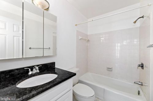 5250 Bradgen Ct, Springfield VA  22151-3505 exterior