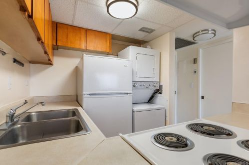 2499 Kapiolani Blvd, Honolulu, HI 96826-5310