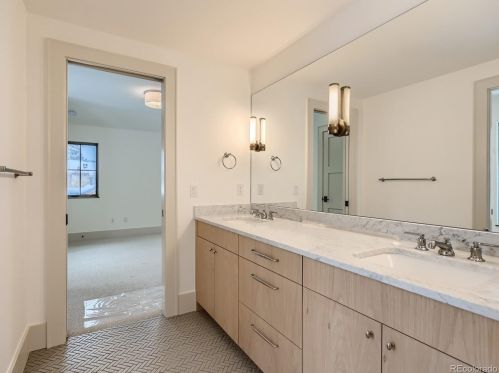 2479 Milwaukee St, Denver CO  80210-5513 exterior