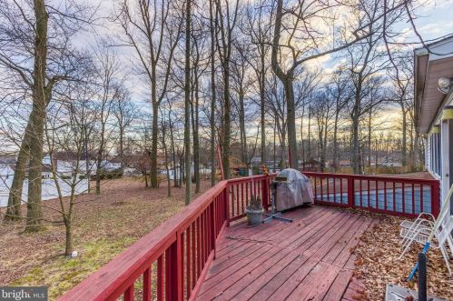 427 Holiday Dr, Aberdeen MD  21001-1813 exterior