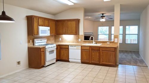 9832 Rimstone Dr, Fort Worth TX  76108-4814 exterior