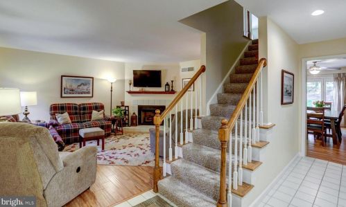 1843 Spring Ridge Ln, Lancaster PA  17603-6794 exterior