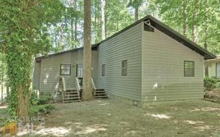 345 Rue Chalet, Lavonia, GA 30553-2655