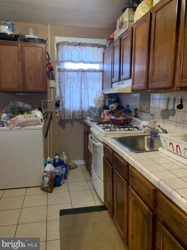 2259 Cambria St, Philadelphia, PA 19134-3925