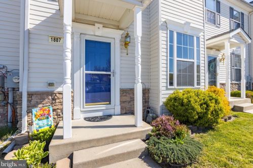 1887 Jamestown Ln, York, PA 17408-8808