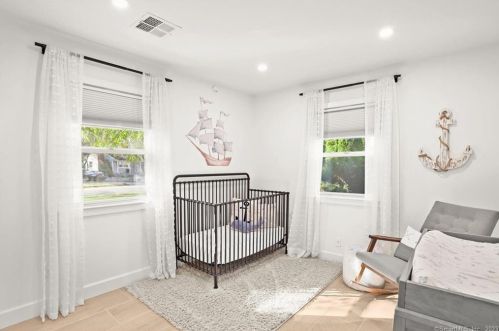 27 Oriole Dr, Norwalk CT  06851-5608 exterior