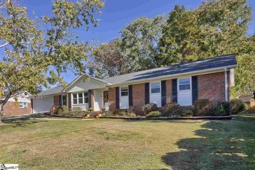 8 Seaton Ct, Greenville, SC 29615-2914
