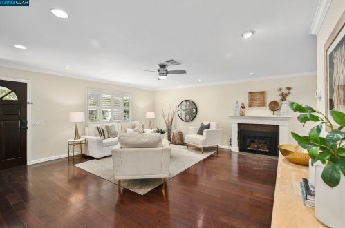 391 Maureen Ln, Concord CA  94523-2136 exterior