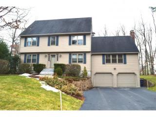 25 Cathedral Cir, Nashua, NH 03063-2716