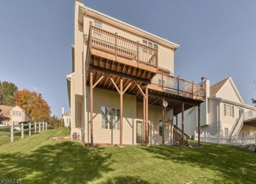 56 Hamilton Trl, Paterson NJ  07512-2178 exterior
