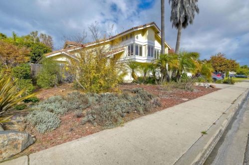 1432 Linda Sue Ln, Encinitas, CA 92024-2431