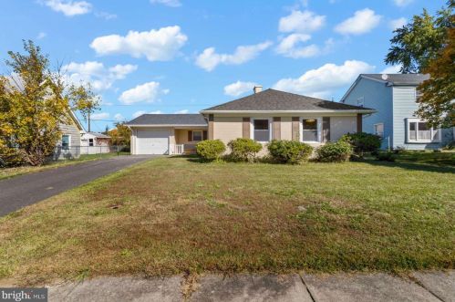 19 Pilgrim Ln, Willingboro, NJ 08046-2604