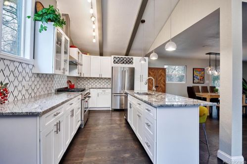 5564 Mansfield Ave, Denver CO  80237-1064 exterior