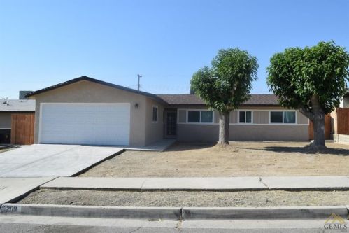 209 Ash St, Taft, CA 93268-2226