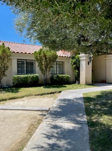 1040 Deepak Rd, Palm Springs, CA 92262-4955