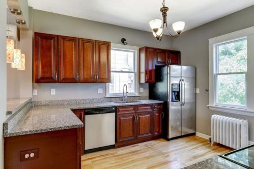 124 36th St, Minneapolis, MN 55408-4538