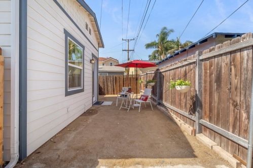 407 Harvard St, Glendale CA  91204-1204 exterior