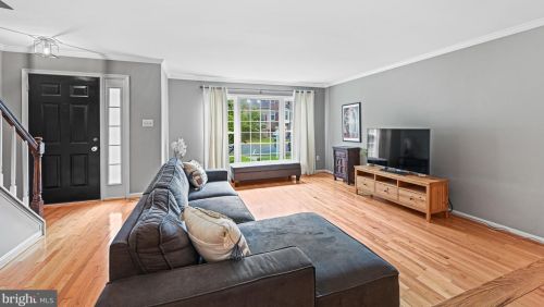 11760 Great Owl Cir, Herndon VA  20194-1169 exterior