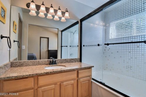 8028 Springshire Dr, Park City UT 84098-5396 exterior