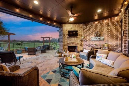 2440 Portwood Way, Fort Worth TX  76179-6653 exterior