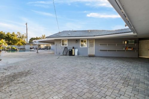 2550 Rowland Ave, Anaheim CA  92804-2271 exterior