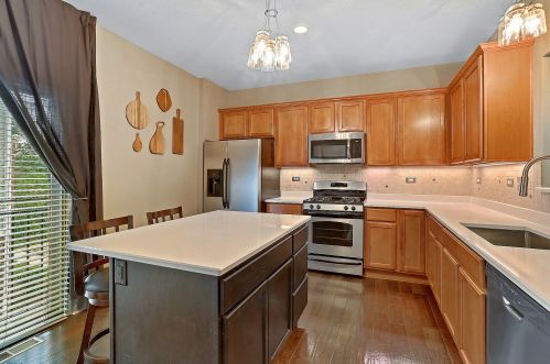 1050 Talcott Ave, Lemont IL  60439-2750 exterior