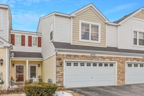 6713 Slate Dr, Carpentersville, IL 60110-2495