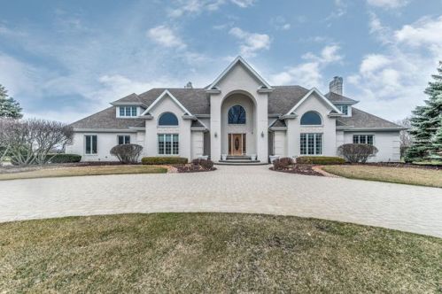 9304 Golfview Dr, Frankfort, IL 60423-7965