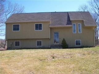 39 Flintlock Rd, Watertown, CT 06795-2342
