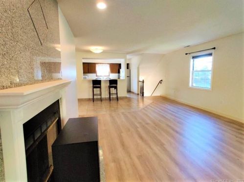1201 Sunfield Dr, Wapping, CT 06074-3594