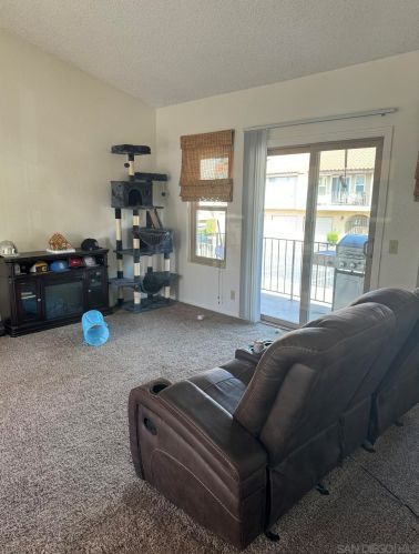 1055 Ficus Ln, San Marcos, CA 92069-3168