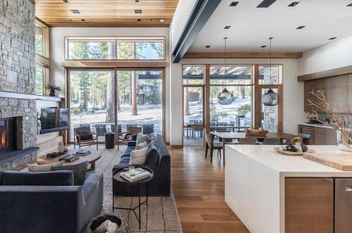 8343 Thunderbird Cir, Truckee CA  96161-4324 exterior