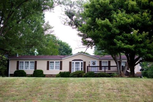 108 Dove Meadows Dr, Bedford, VA 24523-3800