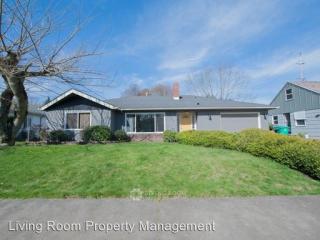 4123 Ainsworth Ct, Portland OR  97211-7942 exterior