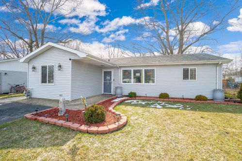 547 Auburn Ln, Crete, IL 60417-4439