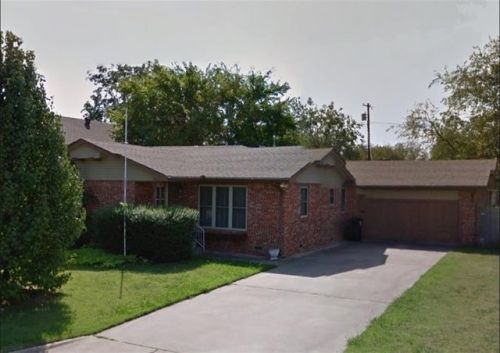 17 Midland St, Shawnee, OK 74804-2922