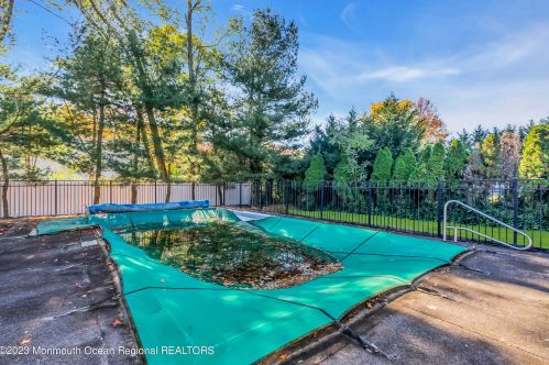 4 Judith Ct, Tinton Falls NJ  07712-4136 exterior