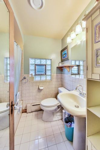 6550 Ebinger Dr, Niles IL 60714-4435 exterior