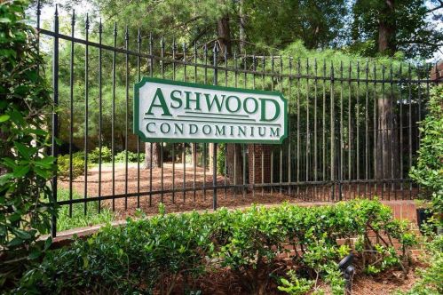 3489 Ashwood Ln, Atlanta GA  30341-4537 exterior
