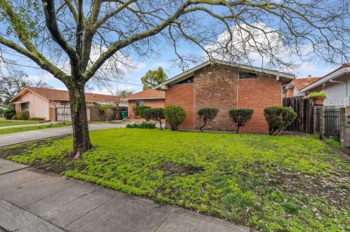 325 Coventry Dr, Stockton, CA 95207-7406