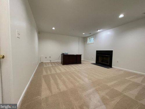 12033 Saw Ml Ct, Silver Spring MD 20902-1881 exterior