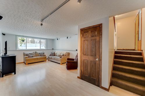 4012 Cinnabar Dr, Saint Paul MN  55122-2943 exterior