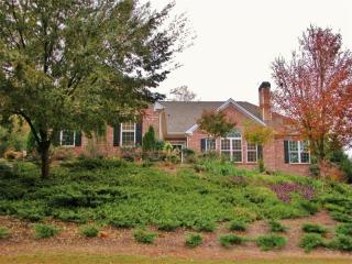 28 Montvale Dr, Hoschton, GA 30548-6838