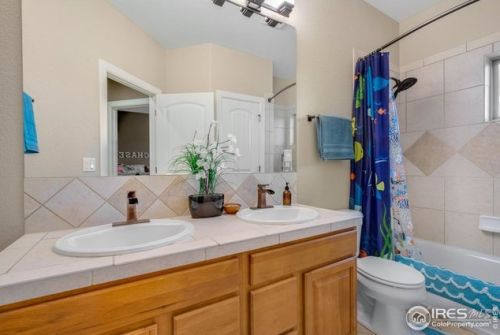 1327 Hilltop Cir, Fort Collins CO  80550-3335 exterior