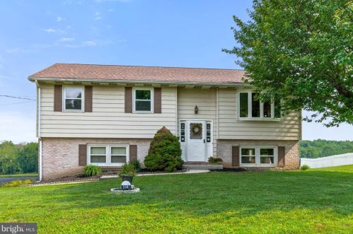 254 Brenneman Rd, Lancaster, PA 17603-9623