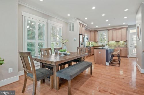 2737 Linden Ln, Silver Spring MD 20910-1212 exterior