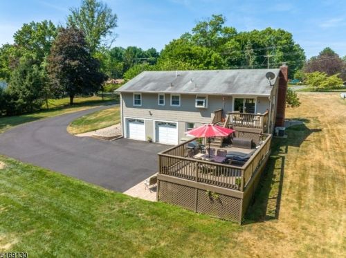 20 Hadlar Dr, Lebanon, NJ 08833-4343